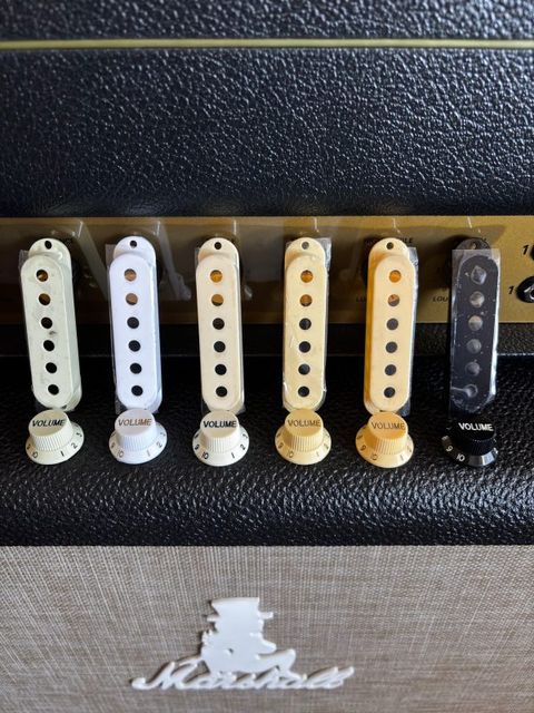 Set Cobertores y Perillas Stratocaster